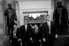 ������Ա��������ĸ�֮·��Ȼ����